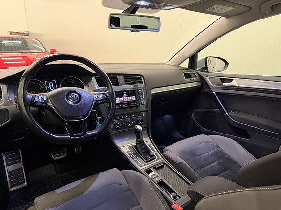 Volkswagen Golf Alltrack 15 of 30