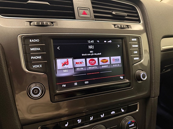 Volkswagen Golf Alltrack 18 of 30