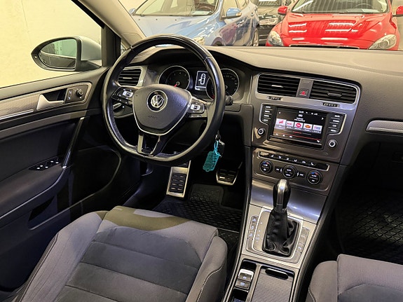 Volkswagen Golf Alltrack 26 of 30