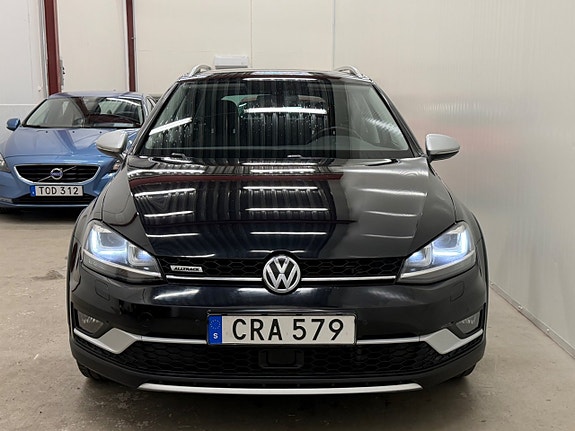 Volkswagen Golf Alltrack 2 of 30