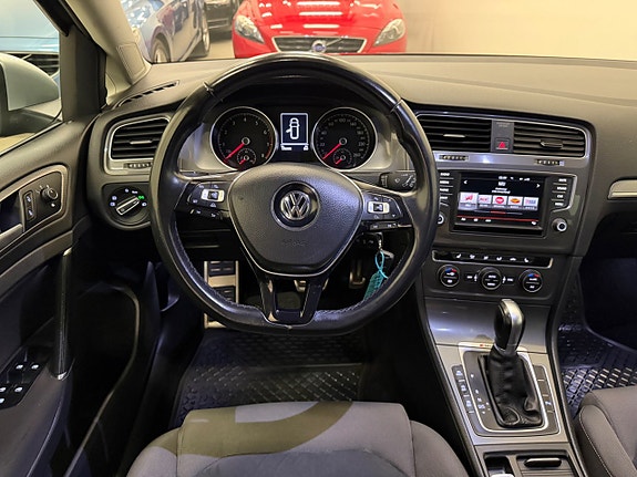 Volkswagen Golf Alltrack 17 of 30