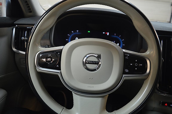 Volvo V90 Cross Country 10 of 18