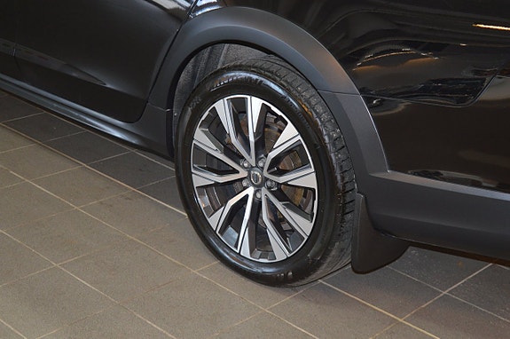 Volvo V90 Cross Country 6 of 18