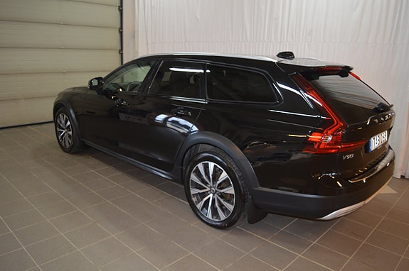 Volvo V90 Cross Country 5 of 18
