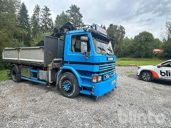 Tippbil med kran SCANIA P93HL 250 4X246 2 of 6