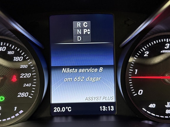 Mercedes-Benz V220 13 of 13