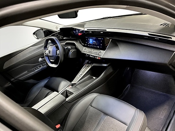 Peugeot 308 SW 14 of 19