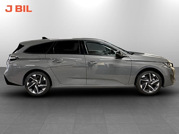 Peugeot 308 SW 16 of 19