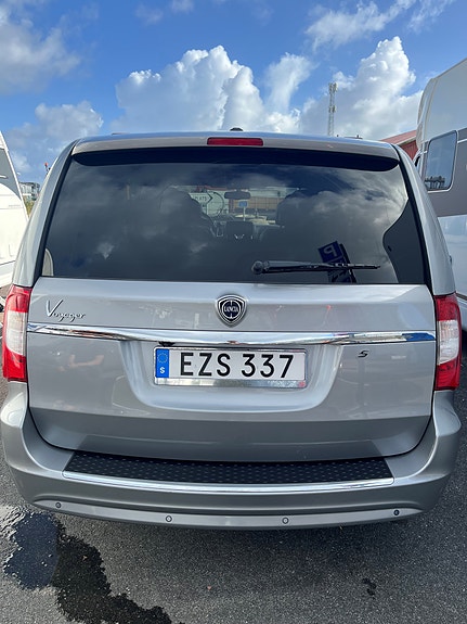 Lancia Voyager 11 of 11