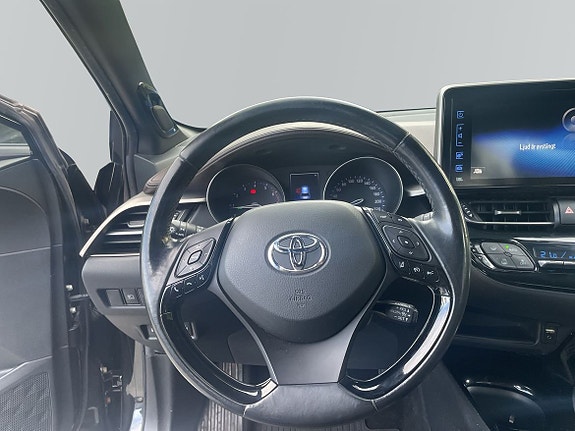 Toyota C-HR 9 of 16