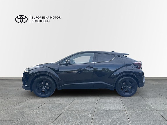 Toyota C-HR 3 of 16
