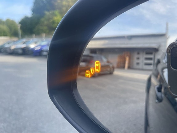 Toyota C-HR 15 of 16
