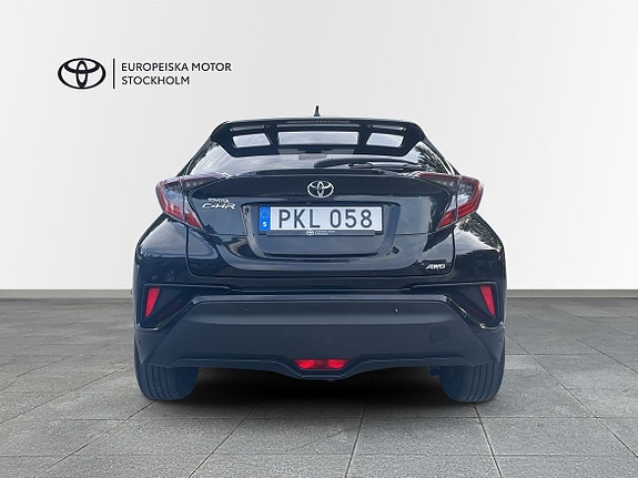 Toyota C-HR 4 of 16