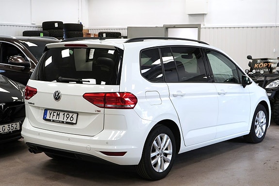 Volkswagen Touran 5 of 24