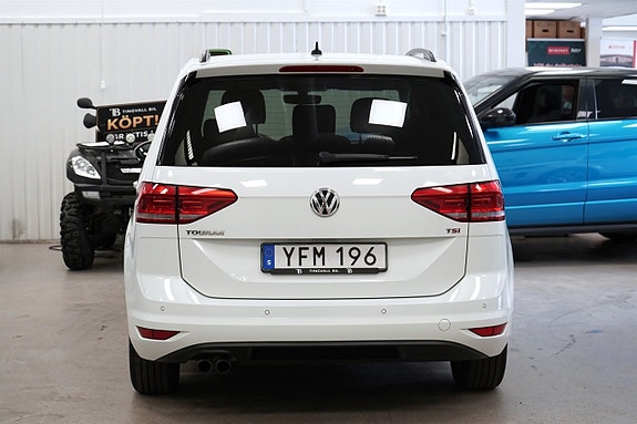 Volkswagen Touran 4 of 24