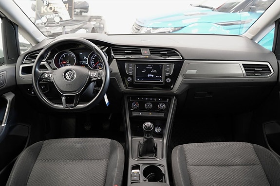 Volkswagen Touran 14 of 24