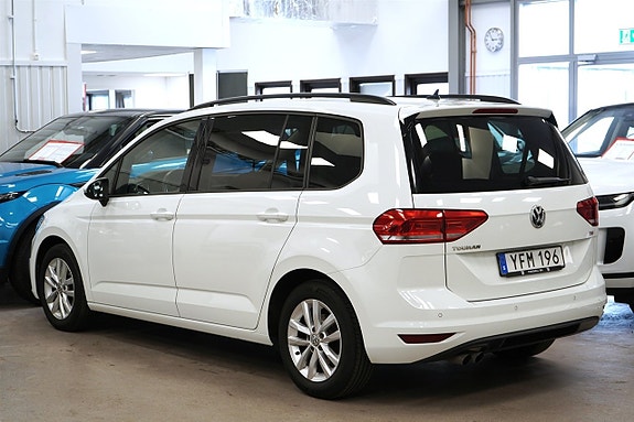 Volkswagen Touran 3 of 24