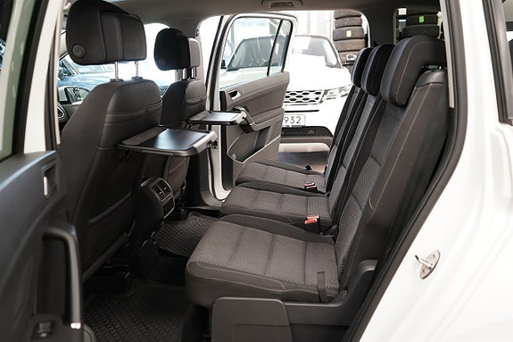 Volkswagen Touran 12 of 24