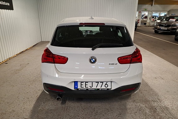 BMW 116d 4 of 14