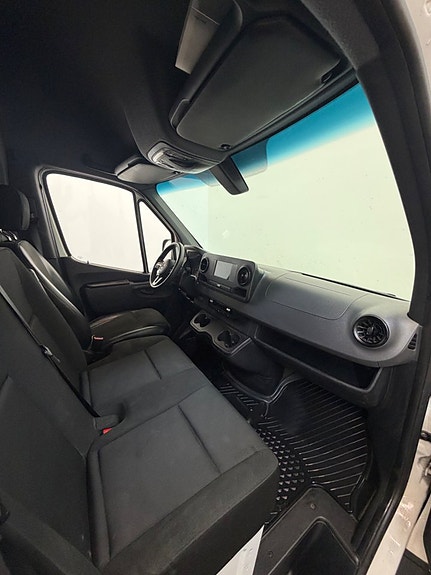 Mercedes-Benz Sprinter 311 13 of 13