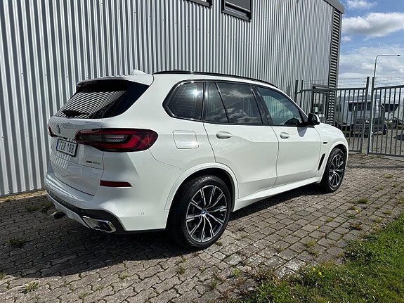 BMW X5 4 of 11