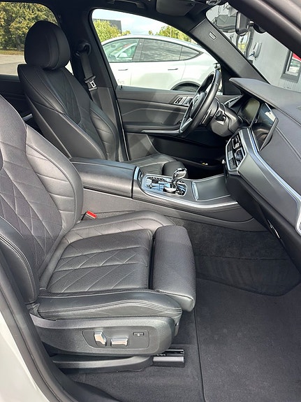 BMW X5 8 of 11