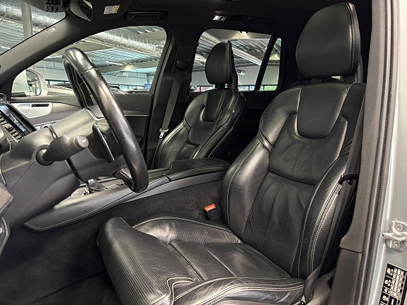 Volvo XC90 16 of 30
