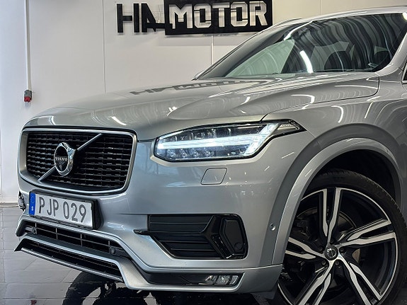 Volvo XC90 2 of 30