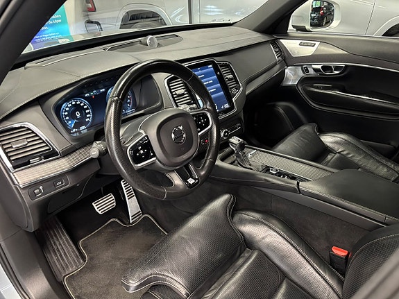 Volvo XC90 15 of 30
