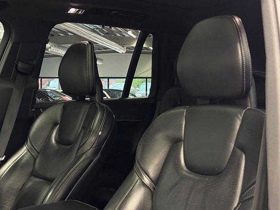 Volvo XC90 18 of 30