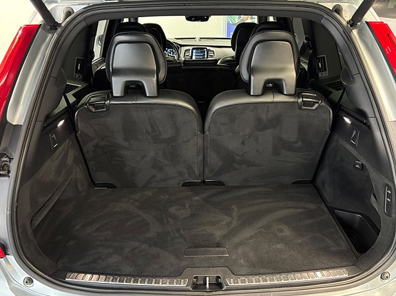 Volvo XC90 10 of 30