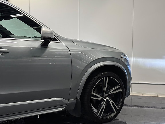 Volvo XC90 14 of 30