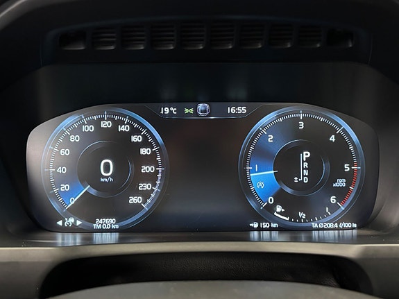 Volvo XC90 22 of 30