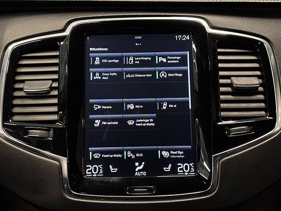 Volvo XC90 26 of 30