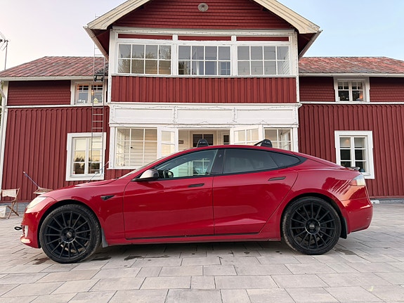 Tesla Model S 9 of 21