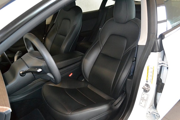 Tesla Model 3 5 of 12