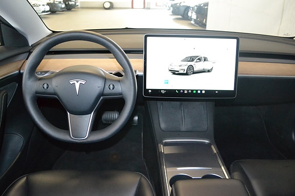 Tesla Model 3 6 of 12