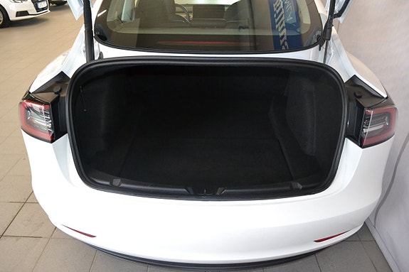 Tesla Model 3 10 of 12