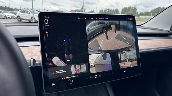 Tesla Model 3 3 of 4