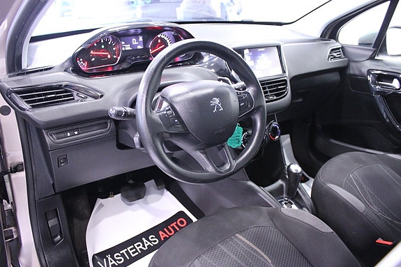 Peugeot 208 11 of 30