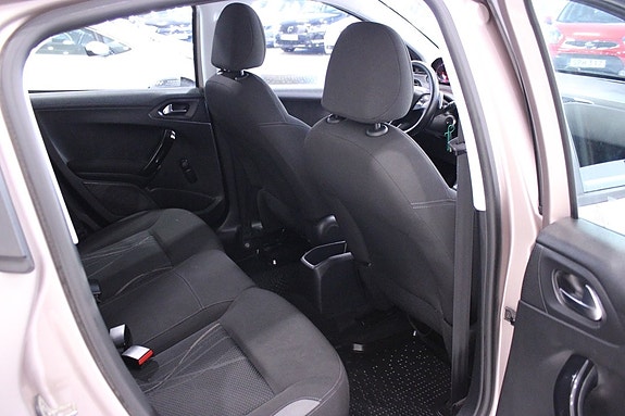Peugeot 208 17 of 30