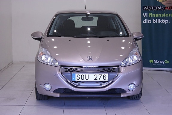 Peugeot 208 3 of 30