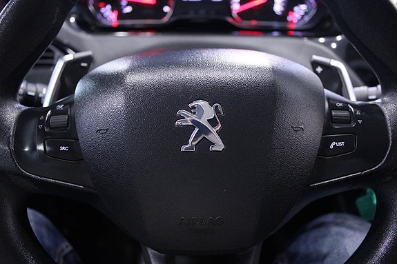 Peugeot 208 23 of 30