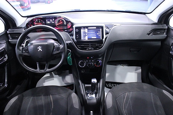 Peugeot 208 13 of 30