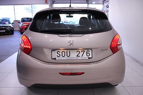 Peugeot 208 8 of 30