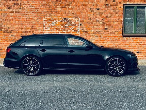 Audi RS6 2 of 22