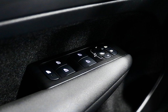 Volvo XC40 24 of 25