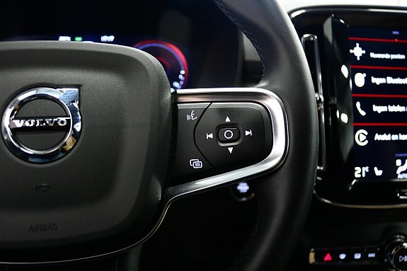 Volvo XC40 13 of 25