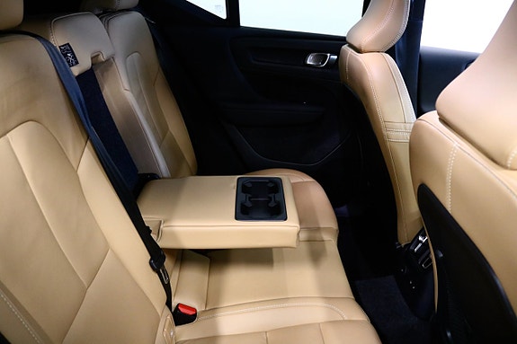 Volvo XC40 9 of 25