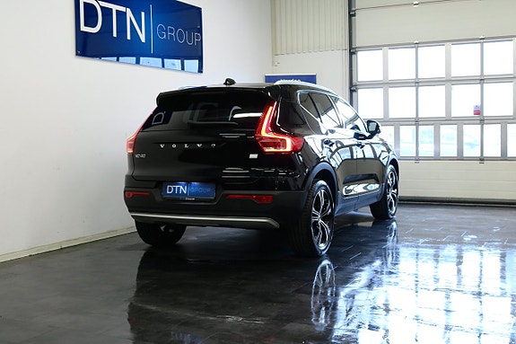 Volvo XC40 3 of 25